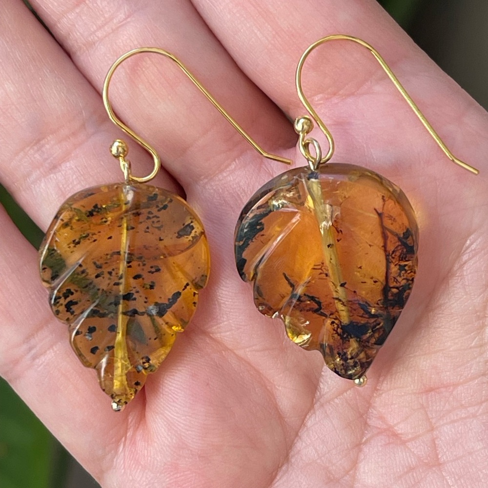 Natural honey amber carved leaf 18K gold plated drop earrings - Picture 3 of 7